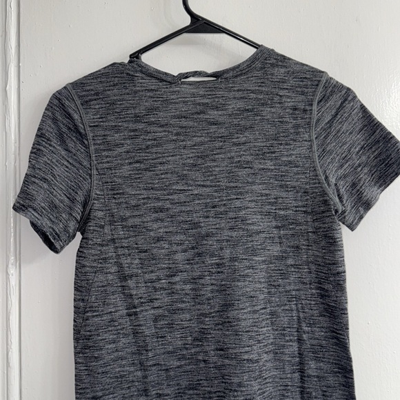 Lululemon What The Sport Tee ~ Heathered Black ~ size 6 - Picture 11 of 11